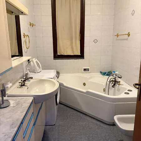 Ta Maison E Ta Maison Oro ヴィジェーヴァノ